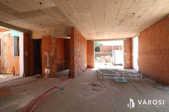 Eladó ikerház, Szegeden 137.5 M Ft, 4 szobás