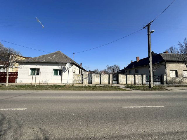 Eladó családi ház, Szarvason 15.9 M Ft, 4 szobás