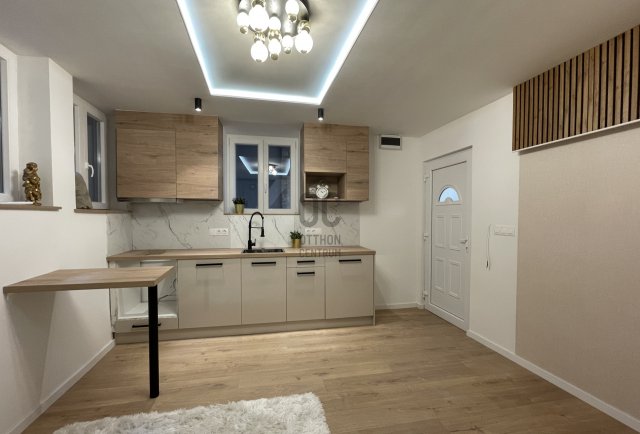 Eladó téglalakás, Budapesten, VII. kerületben, Dob utcában