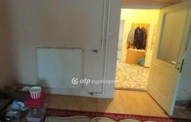 Eladó családi ház, Fegyverneken 10 M Ft, 3 szobás