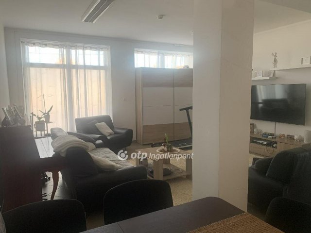 Eladó családi ház, Cegléden 118 M Ft, 5+2 szobás