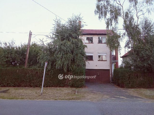 Eladó családi ház, Fehérgyarmaton 69.5 M Ft, 6 szobás