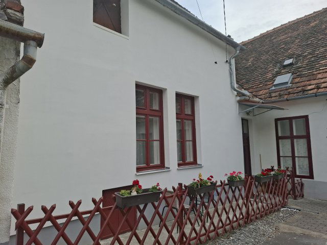 Eladó téglalakás, Sopronban, Balfi úton 49.9 M Ft, 3 szobás