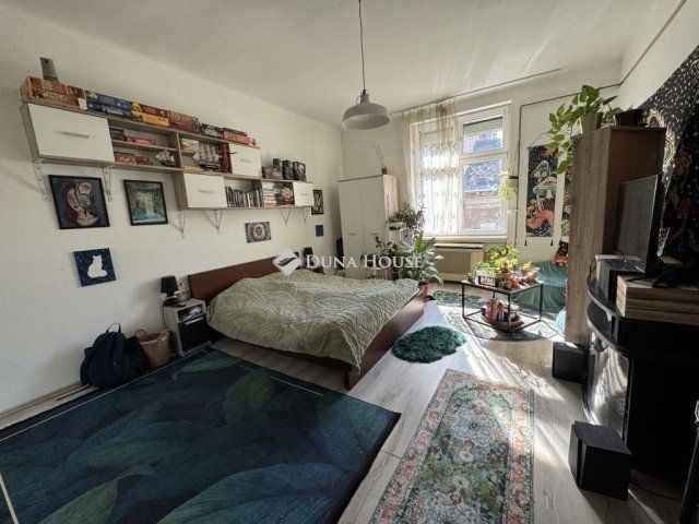 Eladó téglalakás, Budapesten, VII. kerületben 110 M Ft, 2 szobás