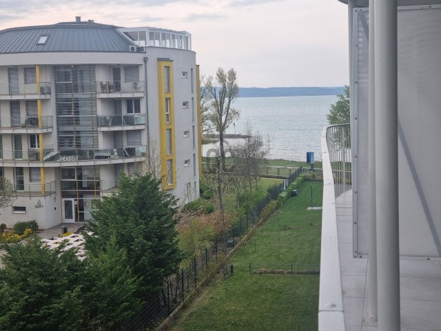 Kiadó téglalakás, albérlet, Siófokon 300 E Ft / hó, 3 szobás