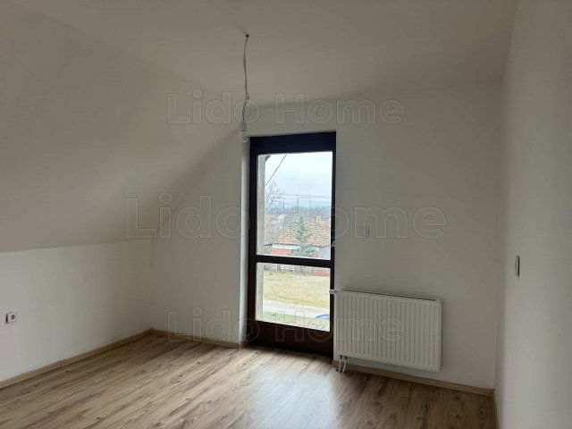 Eladó családi ház, Ádándon 53.5 M Ft, 5 szobás