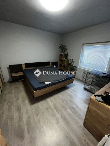 Eladó családi ház, Rédén 49.9 M Ft, 7 szobás