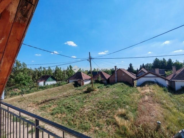 Eladó családi ház, Monoron 24.99 M Ft, 3 szobás