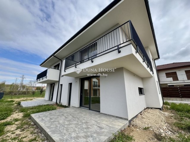 Eladó családi ház, Balatonfüreden 269 M Ft, 6 szobás