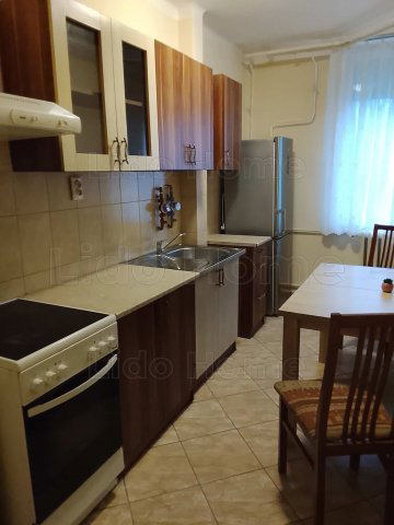 Eladó panellakás, Tatabányán 33.5 M Ft, 1+1 szobás