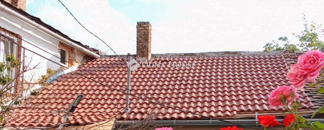 Eladó családi ház, Pécsett 13.5 M Ft, 1 szobás