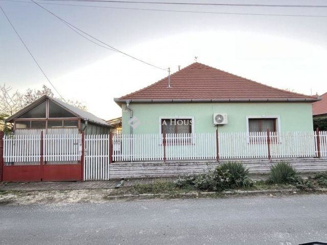 Eladó családi ház, Kistarcsán 90 M Ft, 3 szobás