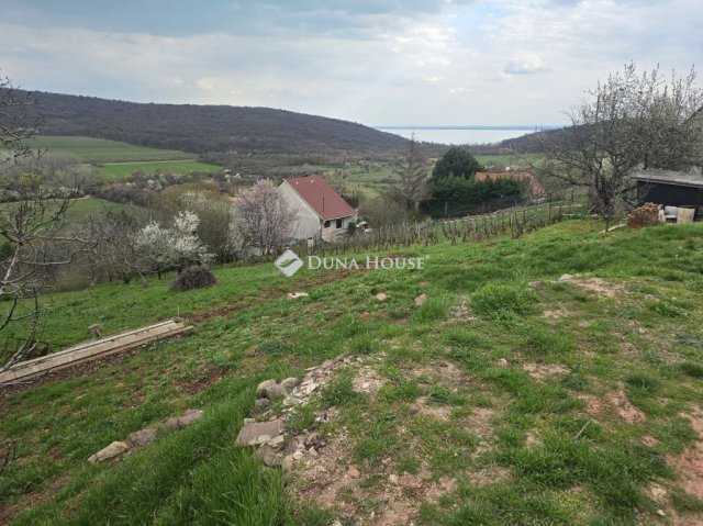 Eladó telek, Felsőörsön 30 M Ft / költözzbe.hu