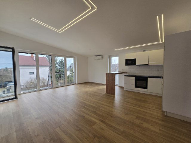 Kiadó téglalakás, albérlet, Balatonalmádiban 370 E Ft / hó