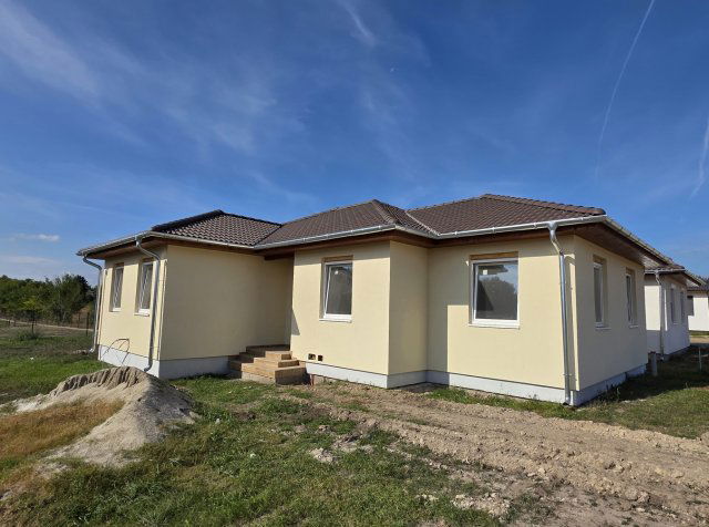 Eladó családi ház, Kecskeméten 95 M Ft, 4 szobás