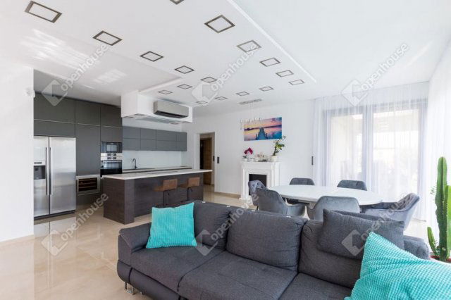 Eladó nyaraló, Győrzámolyon 170 M Ft, 4 szobás