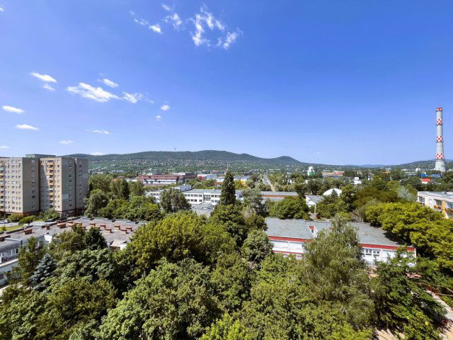 Eladó téglalakás, Budapesten, III. kerületben 67.5 M Ft