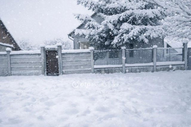 Eladó családi ház, Hencidán 5 M Ft, 2 szobás