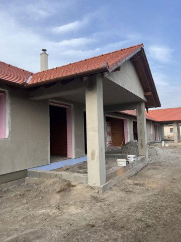 Eladó ikerház, Vasadon 92 M Ft, 4 szobás / költözzbe.hu