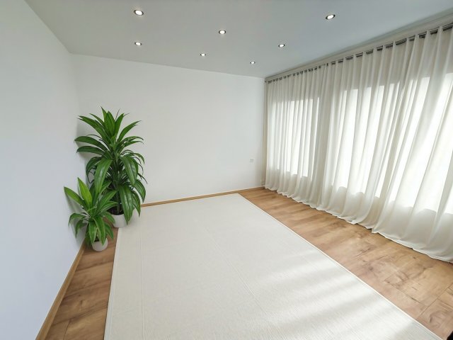 Eladó panellakás, Szegeden 59.99 M Ft, 3 szobás