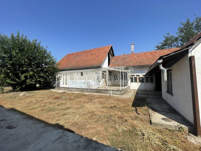 Eladó családi ház, Békéscsabán, Egység utcában 31.9 M Ft