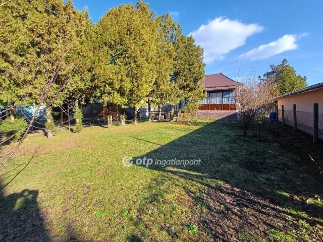 Eladó családi ház, Százhalombattán 79.5 M Ft, 2 szobás