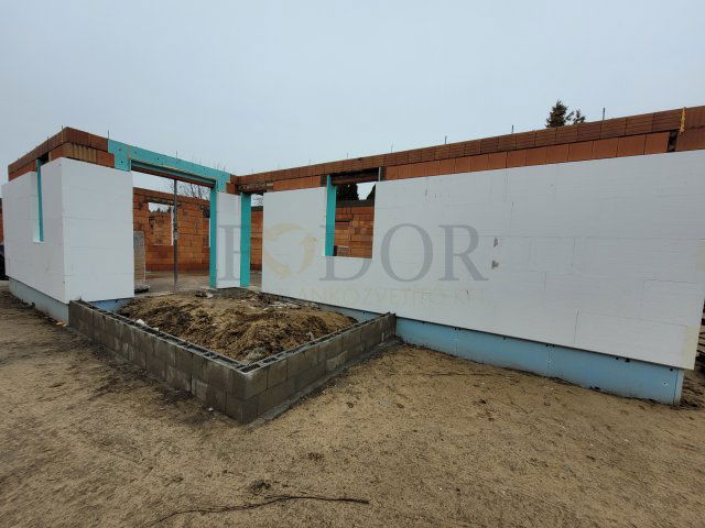 Eladó ikerház, Ócsán 90.99 M Ft, 5 szobás