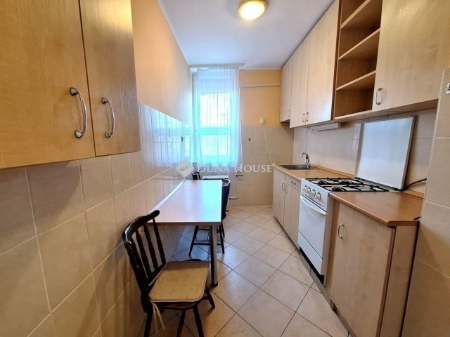 Eladó téglalakás, Kecskeméten 48.7 M Ft, 2 szobás