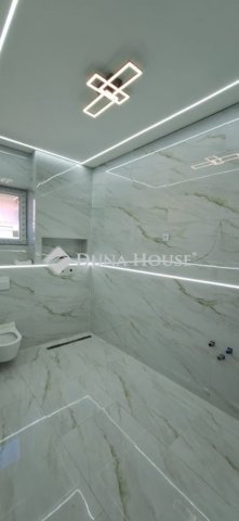 Eladó családi ház, Budakalászon 219 M Ft, 4 szobás