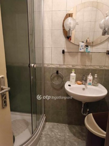 Eladó téglalakás, Debrecenben 78 M Ft, 2 szobás