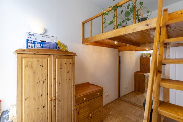 Eladó téglalakás, Budapesten, VI. kerületben 94.9 M Ft, 2 szobás