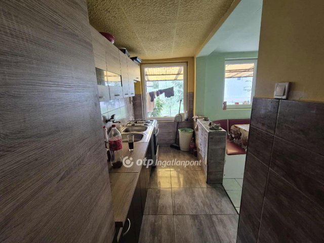 Eladó családi ház, Jászberényben 37.5 M Ft, 4 szobás