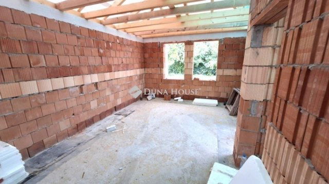 Eladó ikerház, Majosházán 69.9 M Ft, 3 szobás