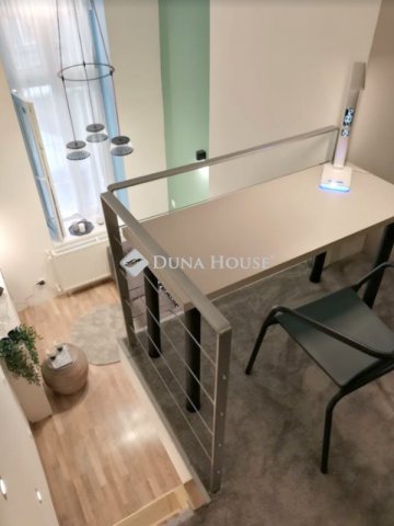 Eladó téglalakás, Budapesten, VI. kerületben 89.9 M Ft, 4 szobás