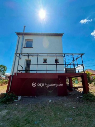 Eladó családi ház, Tápiószelén 59.9 M Ft, 3 szobás