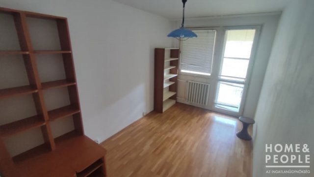 Eladó téglalakás, Szegeden 61 M Ft, 2+2 szobás