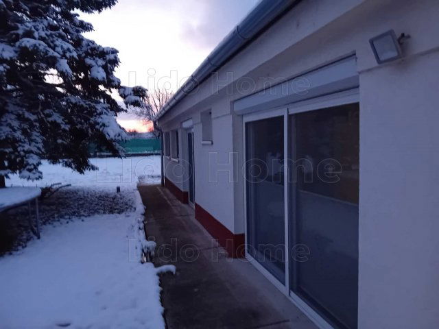 Kiadó családi ház, albérlet, Gönyűn 250 E Ft / hó, 3 szobás