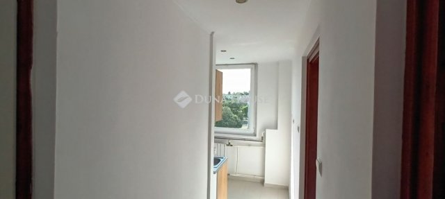 Eladó panellakás, Kecskeméten 45.99 M Ft, 2 szobás
