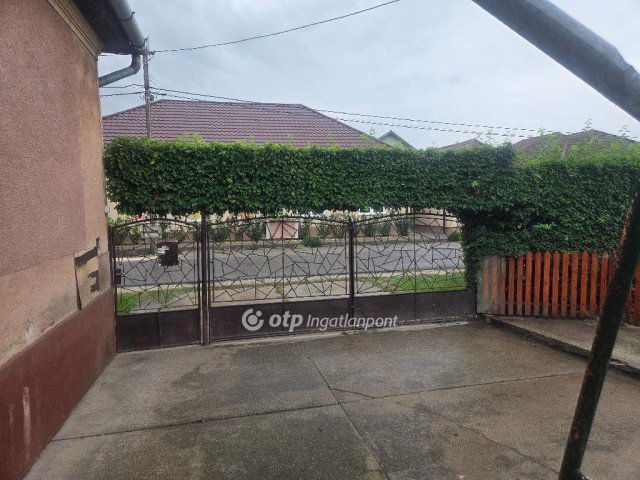 Eladó családi ház, Abonyban 41.9 M Ft, 4 szobás