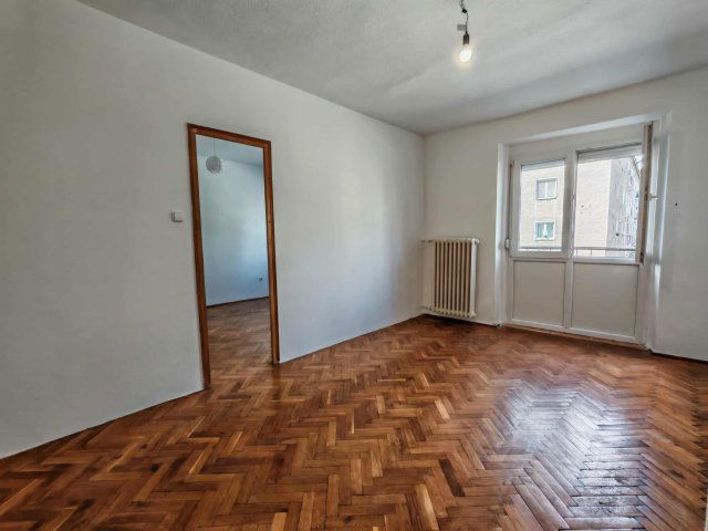 Eladó téglalakás, Tatabányán 55.5 M Ft, 3 szobás