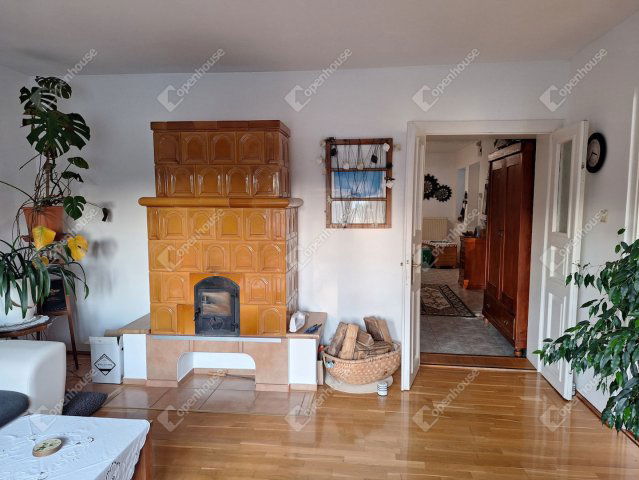 Eladó családi ház, Fertőszéplakon 94.9 M Ft, 6 szobás