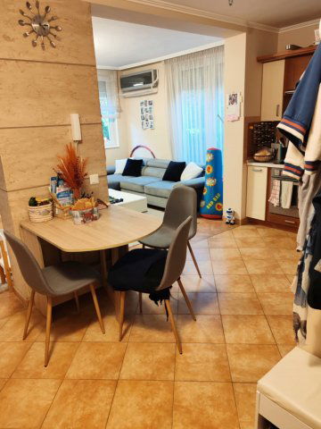 Eladó téglalakás, Szegeden 98.9 M Ft, 1+4 szobás