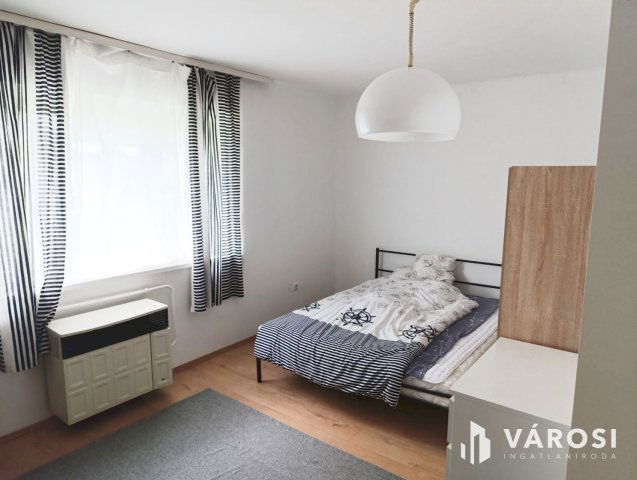 Eladó téglalakás, Szigetszentmiklóson 59.9 M Ft, 2+1 szobás