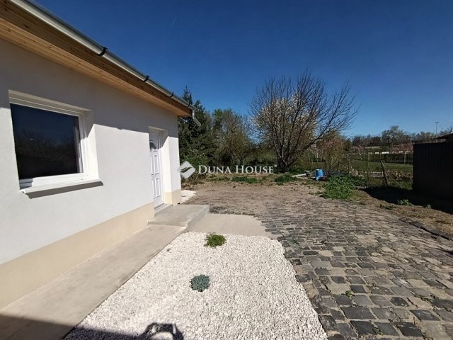 Eladó családi ház, Bagon 79.9 M Ft, 5 szobás