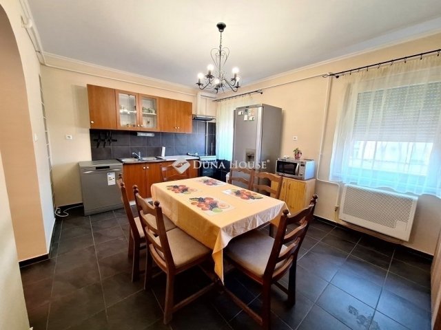 Eladó téglalakás, Kecskeméten 55 M Ft, 2 szobás
