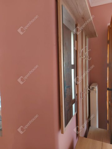 Eladó családi ház, Koroncón 50 M Ft, 2 szobás