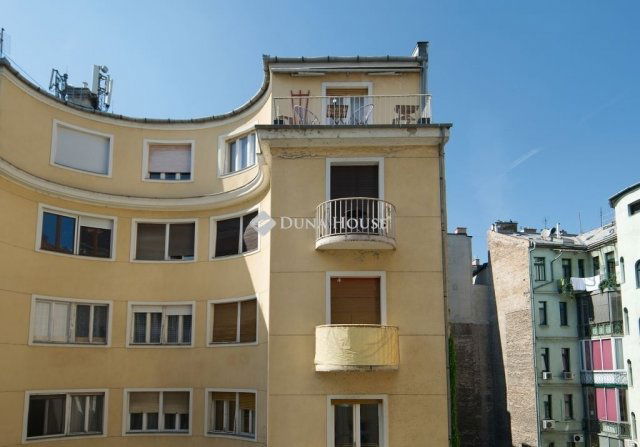 Eladó téglalakás, Budapesten, V. kerületben 140 M Ft, 3 szobás
