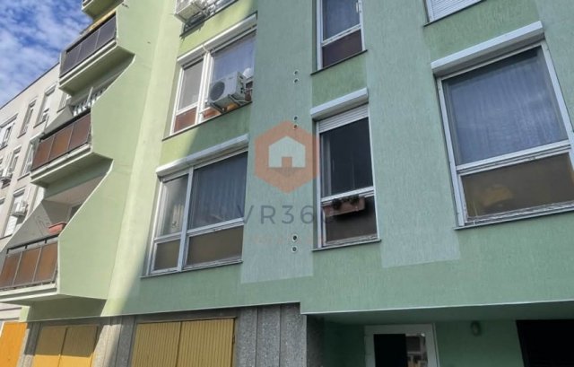 Eladó panellakás, Pécsett 43 M Ft, 2 szobás