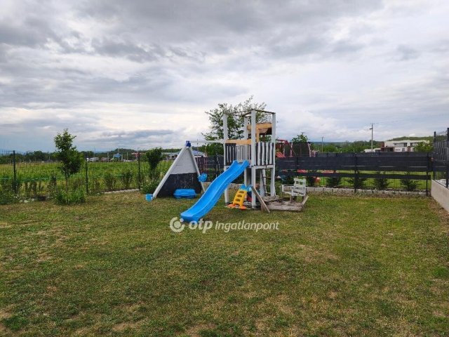 Eladó ikerház, Mogyoródon 99.5 M Ft, 1+3 szobás