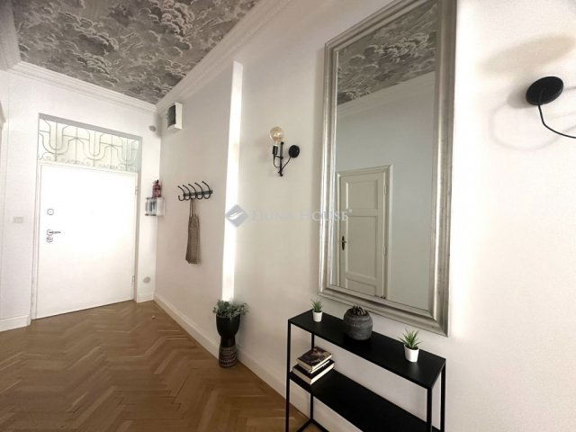 Eladó téglalakás, Budapesten, V. kerületben 159 M Ft, 2 szobás